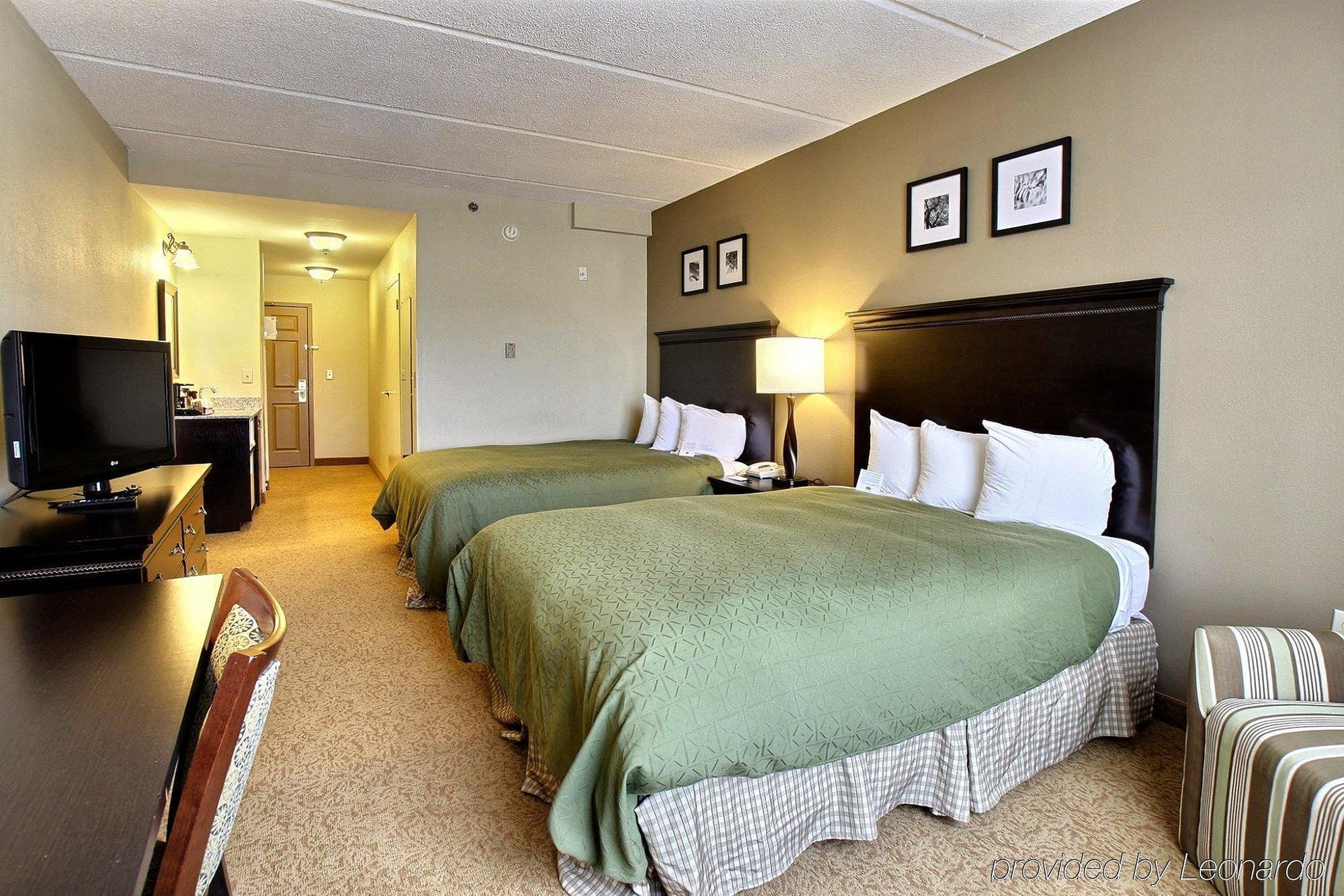 Comfort Inn & Suites Near Six Flags Lithia Springs Room photo